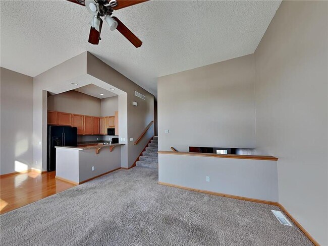 Building Photo - 5106 Farnham Dr N