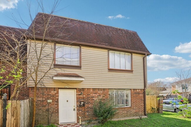 Building Photo - 8379 La Roche Ln