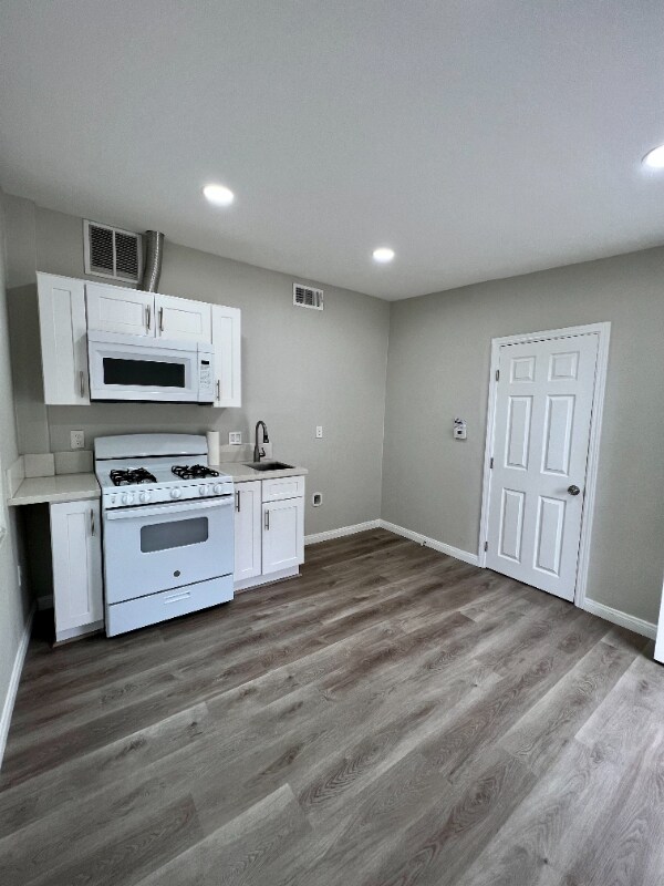 Foto principal - 21629 Cottonwood Ave