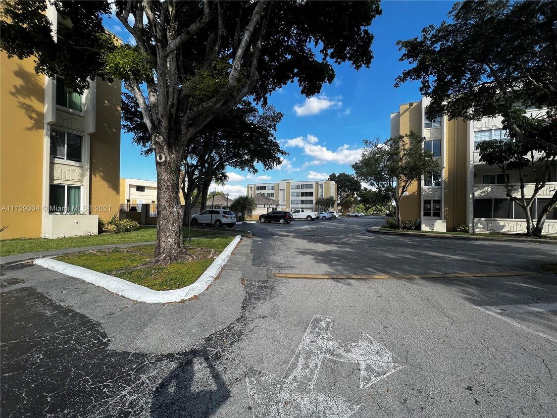Primary Photo - 6901 SW 147th Ave