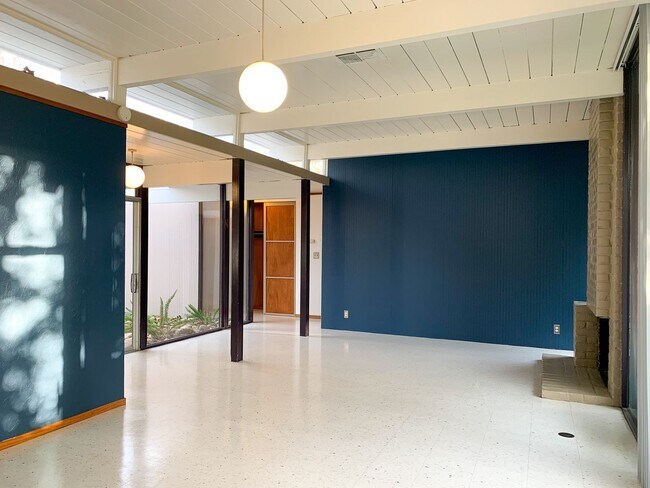 Building Photo - High-End San Jose 4 Bedroom Eichler!