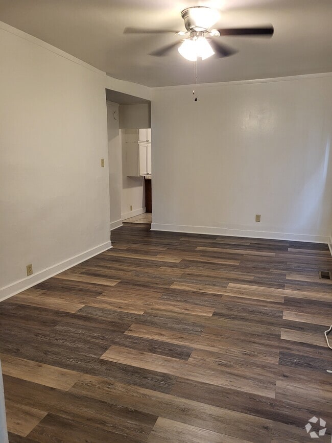 Building Photo - 536 Notre Dame Ave