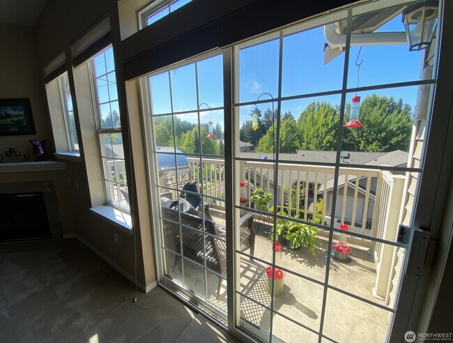 Foto del edificio - 18664 NE 56th Ct