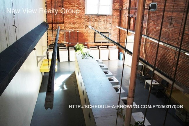 Building Photo - 201 S Hoskins Rd