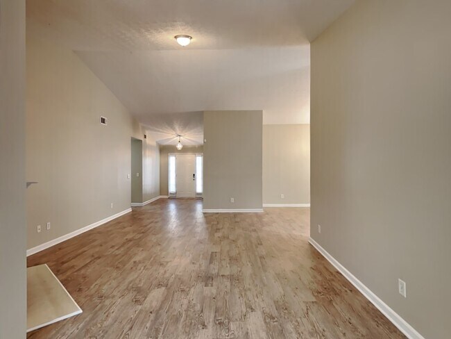 Building Photo - 3000 Evergreen Eve Xing