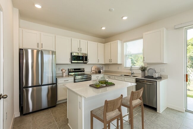 Building Photo - 1426 TRISTAR Dr