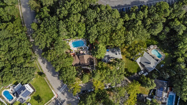Foto del edificio - 27 Squire Ct