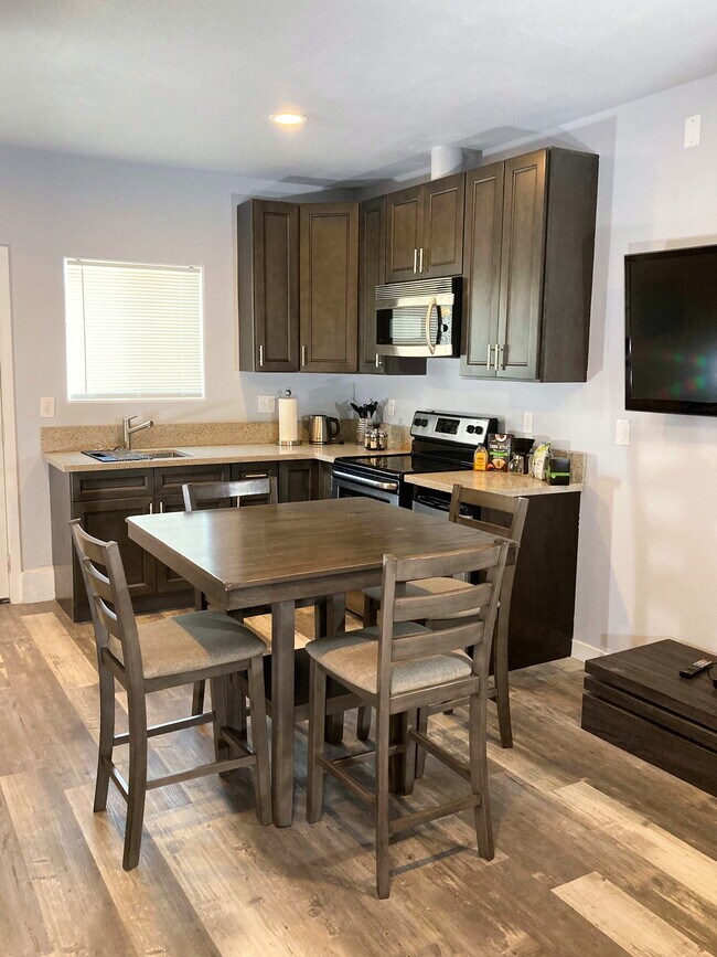 Totalmente amueblado - 1026 W 168th St