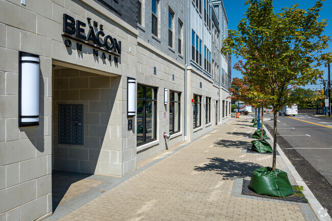 Building Photo - THE BEACON ON MAIN