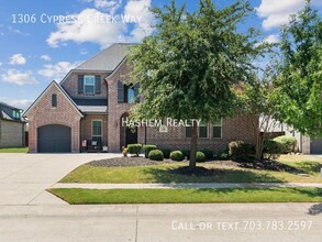Building Photo - 1306 Cypress Creek Way