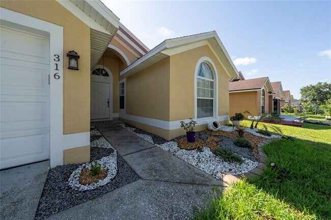 Foto del edificio - 316 Westscott Dr