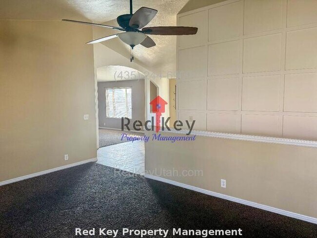 Foto del edificio - Cedarwood Rd. Single Family Home