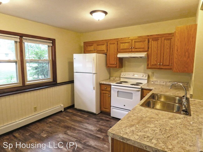 Building Photo - 4501 Pine Ridge Dr