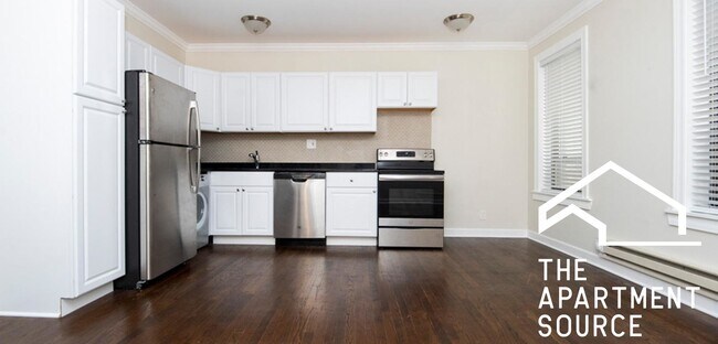 Foto del edificio - 3849 N Greenview Ave