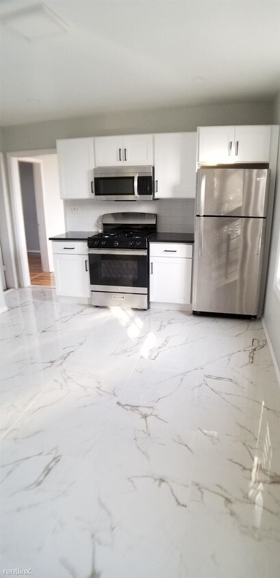 2 br, 1 bath - 98 N 13th St Apt 3 - 2 br, 1 bath  - 98 N 13th St Apt 3