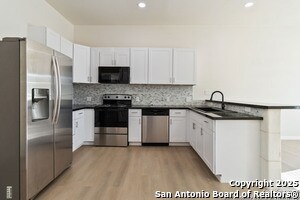 Foto del edificio - 324 Ridgerock Dr