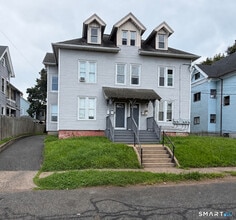 Building Photo - 117 Fairview St