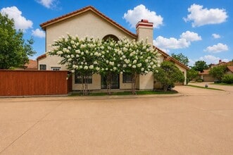 Building Photo - 608 Fiesta Cir