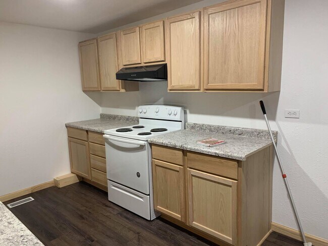 Building Photo - 203 W Castor St