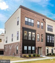 Building Photo - 43920 Ludwell Farm Square