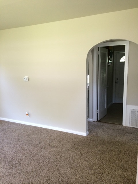 Building Photo - Cozy 2 Bedroom Home