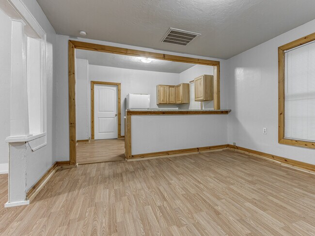 Foto del edificio - 1320 S Jensen Ave