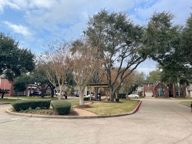 Foto del edificio - 1759 Lakeside Enclave Dr