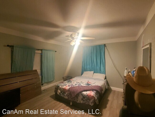 Foto del edificio - 3 br, 2 bath House - E. Shelbourne Ave.