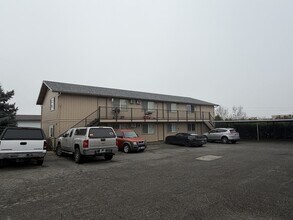 Building Photo - 1703 NE Fairview Ave