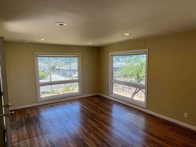 Building Photo - 3 Bedroom San Pablo Home in Tara Hills