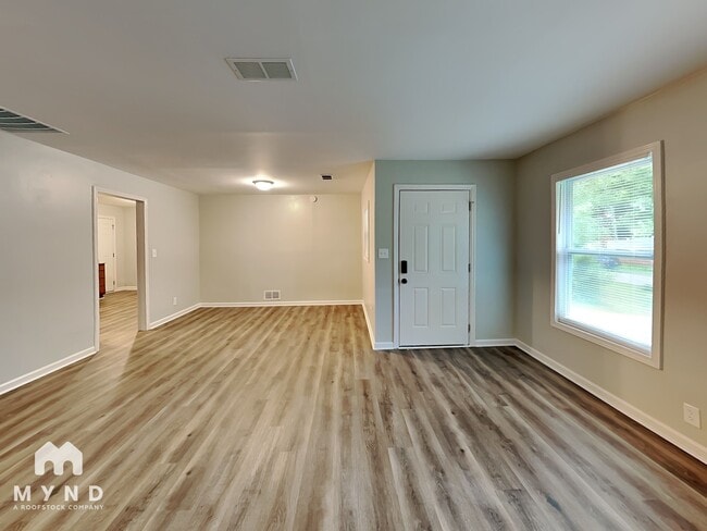 Foto del edificio - 2116 Barbara Ln