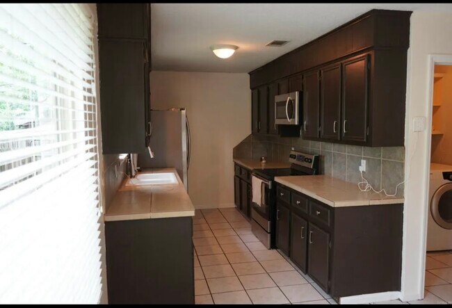 Foto del edificio - 1412 Green Mountain Dr