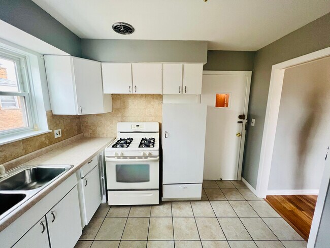 Foto del edificio - 8939 N Wisner St