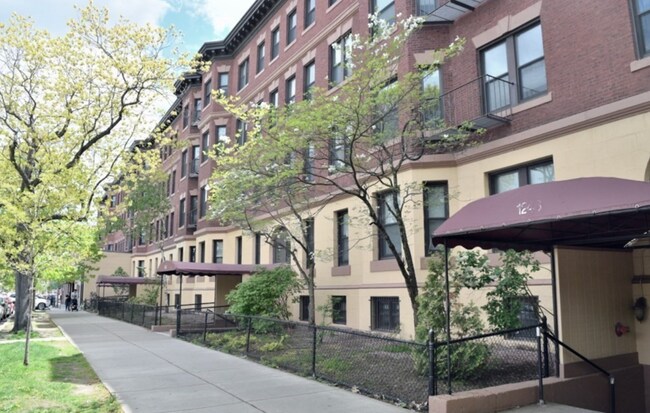Foto del edificio - 1238 Commonwealth Ave