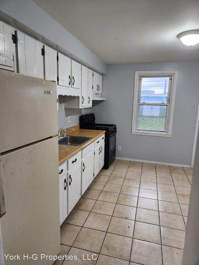 Building Photo - 1 br, 1 bath House - 1080 Kelly Drive