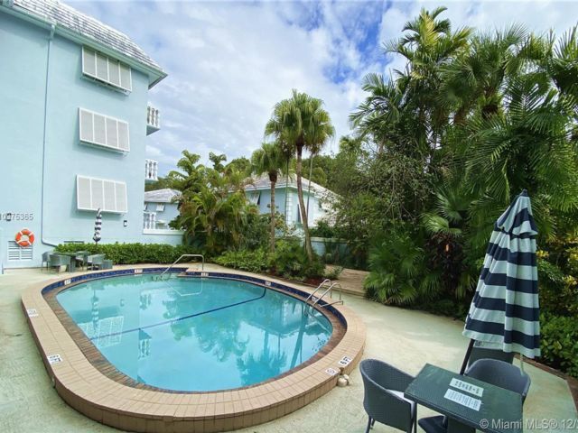Foto principal - 1150 Madruga Ave