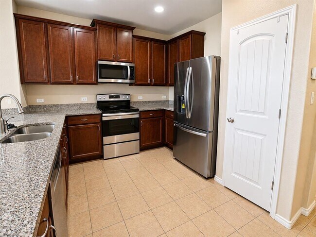 Foto del edificio - 17208 Bridgefarmer Blvd