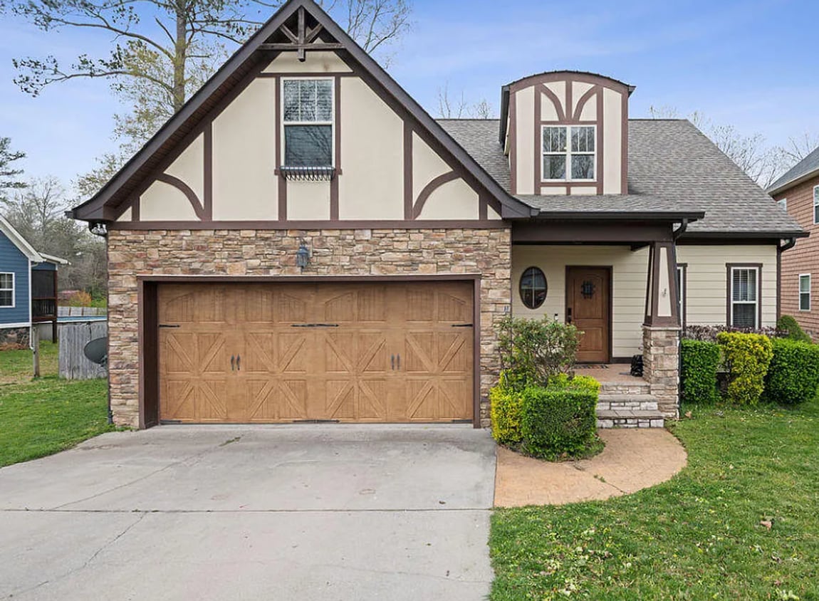 Primary Photo - 4 Bedroom with a Fenced in Yard!