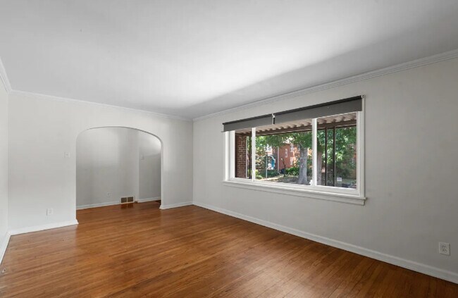 Building Photo - 7120 Amherst Ave