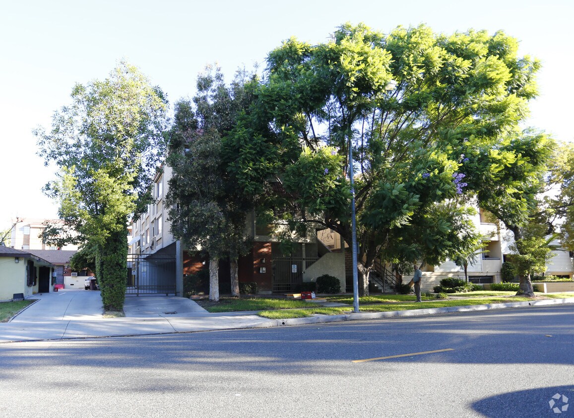 Foto del edificio - 461 W California Ave