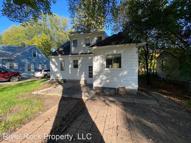 Building Photo - 3 br, 2 bath House - 1206 1st St N