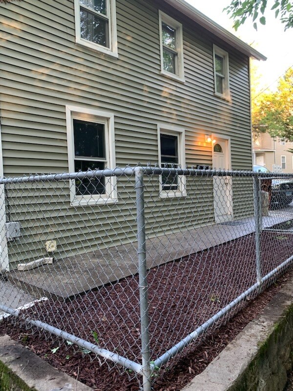 Primary Photo - 26 N 4th St