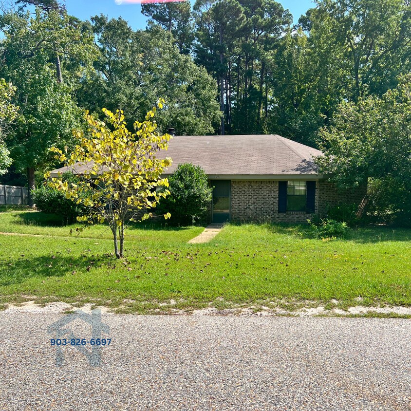 Primary Photo - 106 Forest Ln