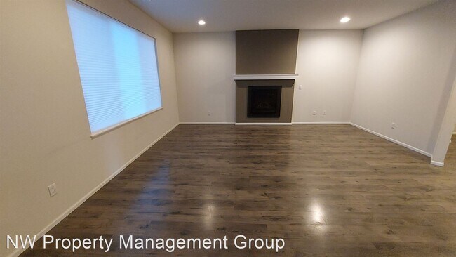 Building Photo - 3 br, 2.5 bath House - 10311 Suncrest Blvd.