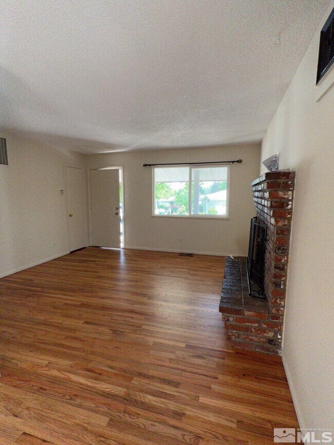 Building Photo - 3560 Yosemite Pl