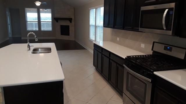 Foto del edificio - 3402 Weyburn Dr