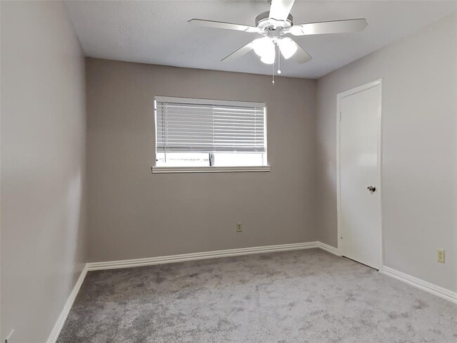 Building Photo - 6639 Maczali Dr