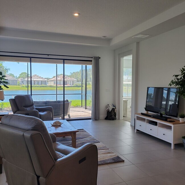 Building Photo - Seasonal/short term  3/2 Brand new SFH in ...