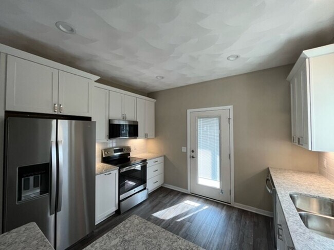 Building Photo - 486