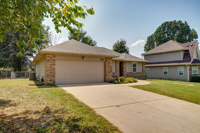 Foto del edificio - 4842 E Farm Rd 136